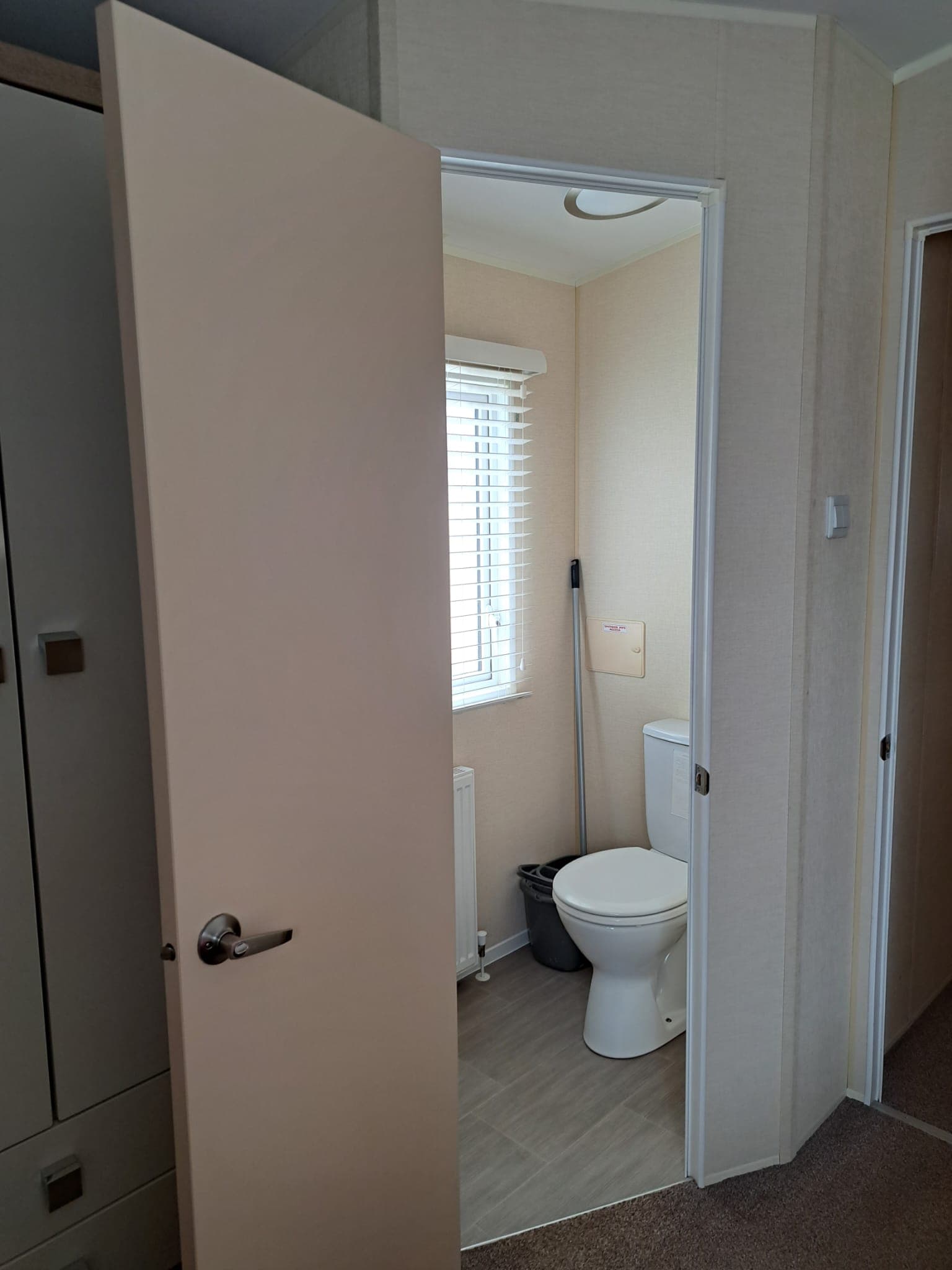 Separate WC off the master bedroom hallway